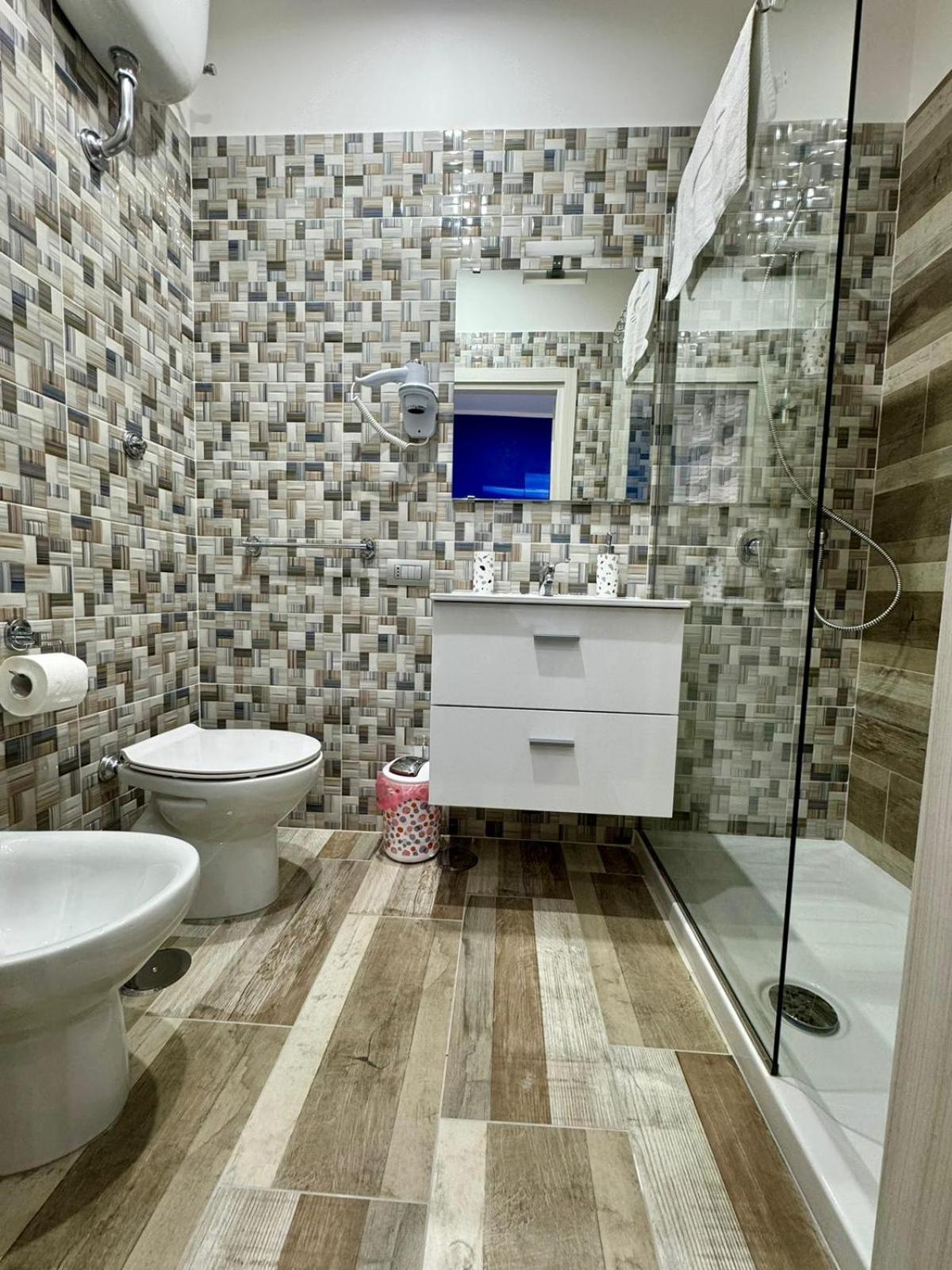 Punto House Ferrovia Hotel Naples Luaran gambar