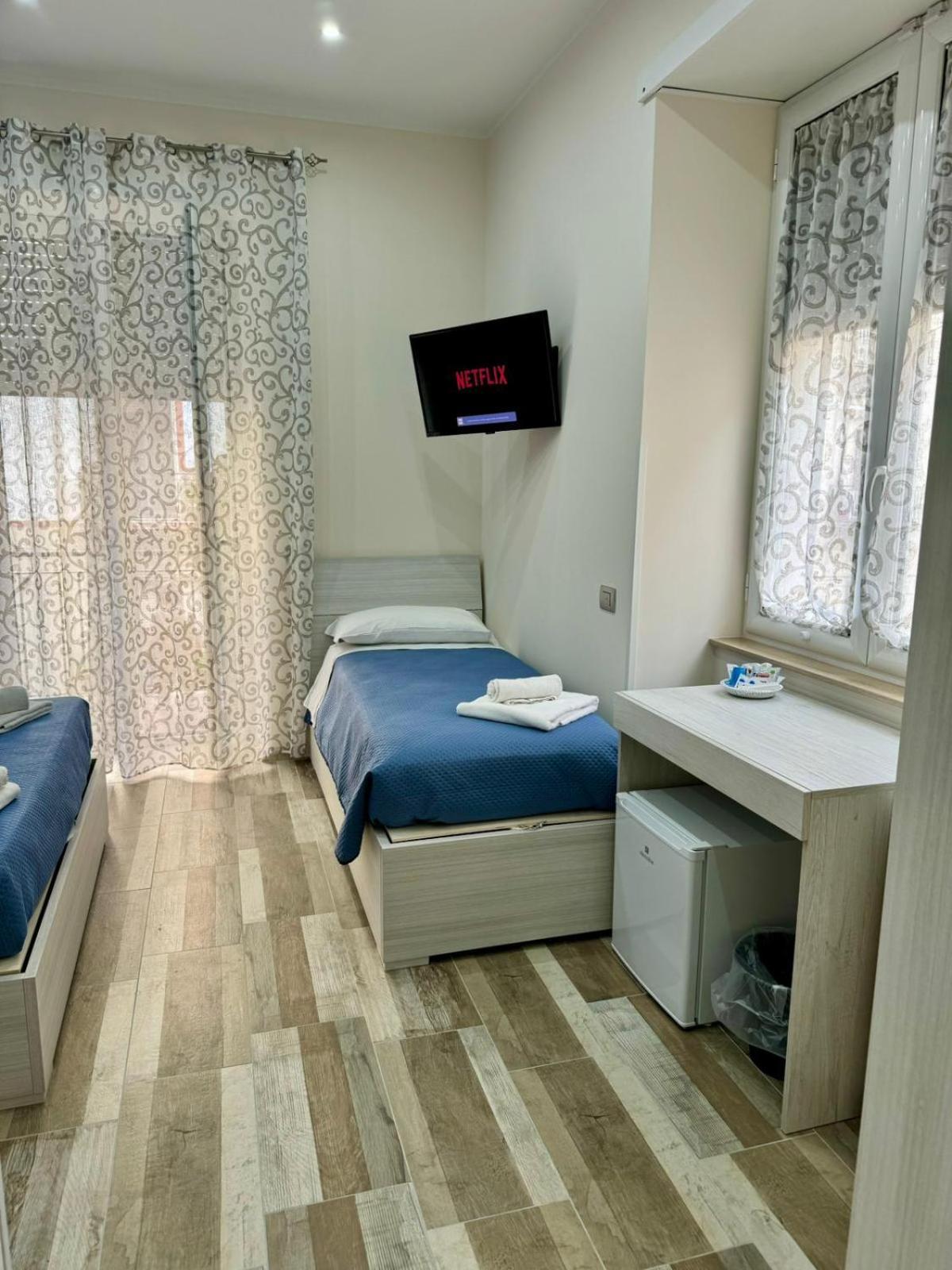Punto House Ferrovia Hotel Naples Luaran gambar