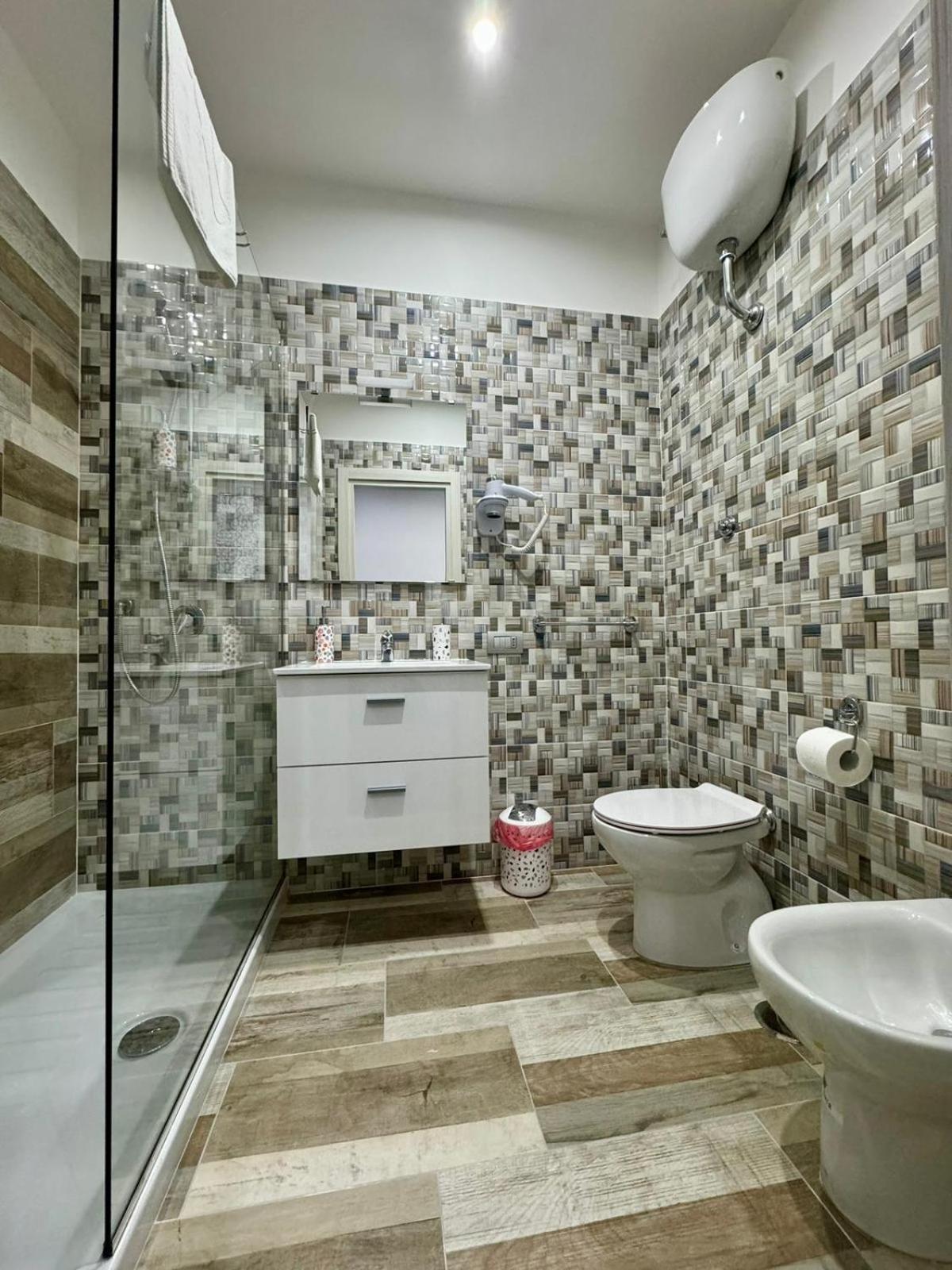 Punto House Ferrovia Hotel Naples Luaran gambar